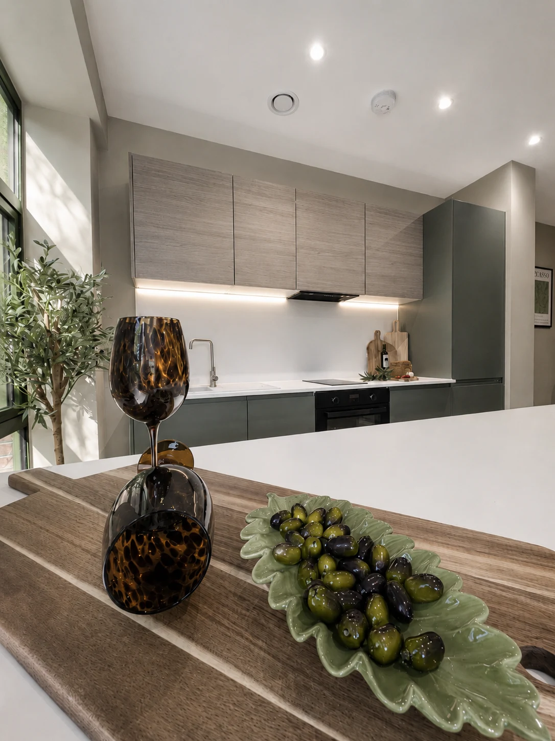Kitchen and breakfast bar detail at Weavers Yard